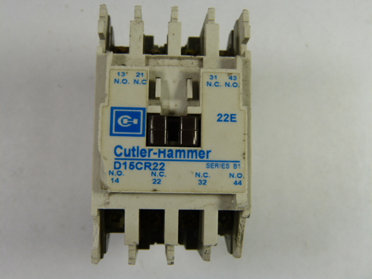 Cutler Hammer D15CR22 Contactor 110/120VAC HAS COSMETIC DAMAGE USED