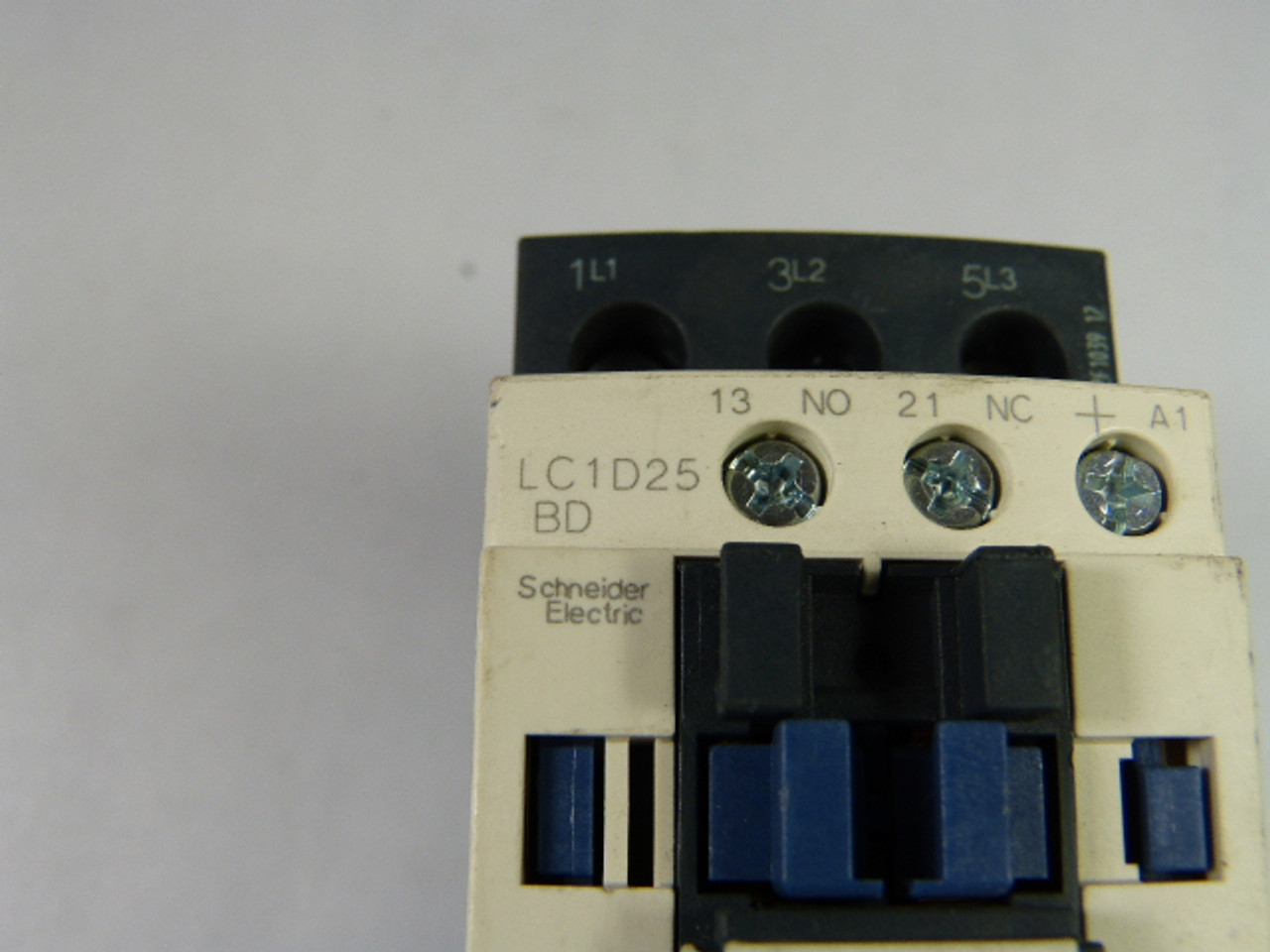 Telemecanique LC1-D25-BD Contactor 600 Vac  25 Amp USED