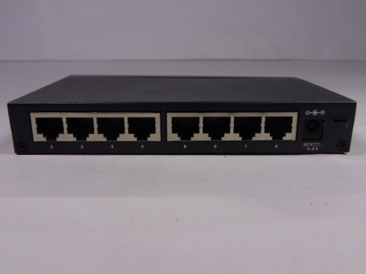HP J9661A Fast Ethernet Switch 8-port 12V 0.3A USED