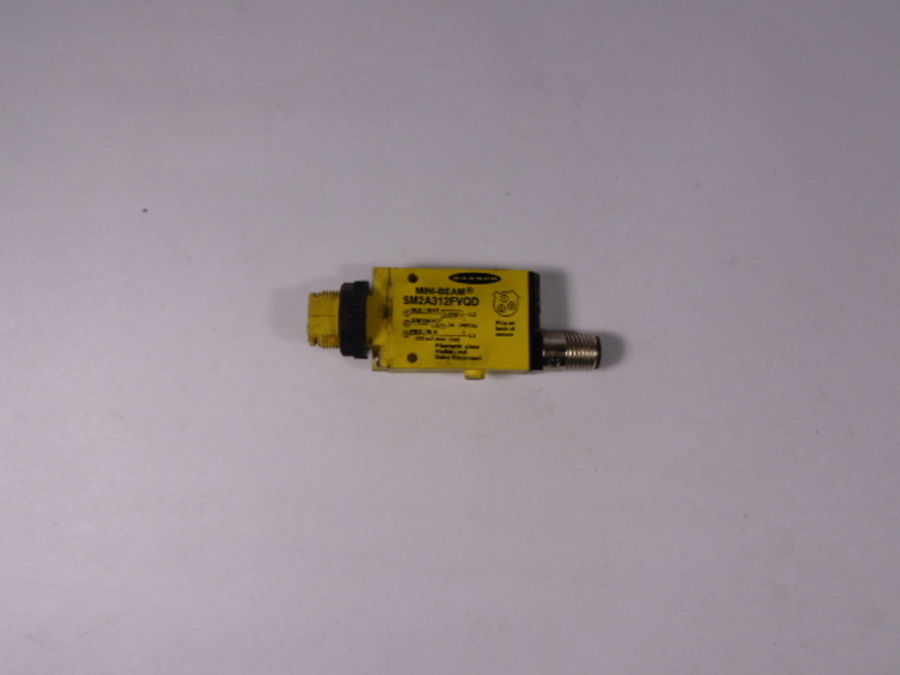 Banner SM2A312FVQD Mini-Beam Photoelectric Sensor USED