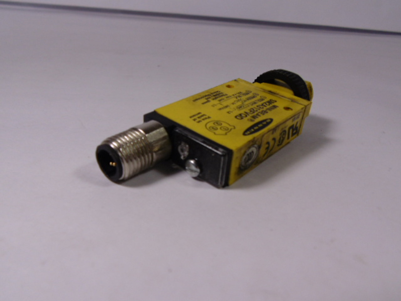 Banner SM2A312FVQD Mini-Beam Photoelectric Sensor USED