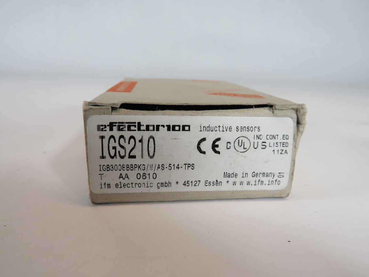 Efector IGS210 Inductive Sensor  NEW