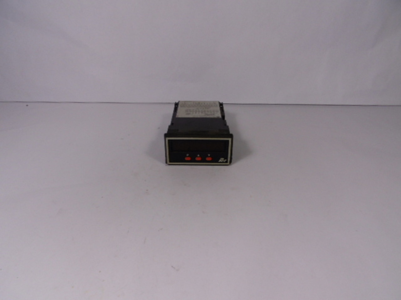 Red Lion Controls IMD10102 Digital Counter USED