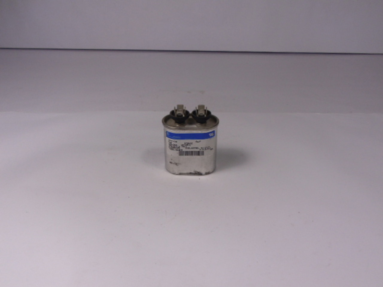 General Electric 97F5704 Capacitor 4uf 370VAC 50/60Hz USED