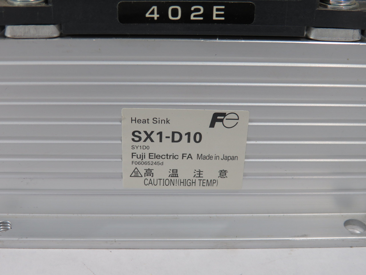 Fuji Electric SS302E-3Z-D3 Solid State Contactor W/Heat Sink SX1-D10 24VDC USED
