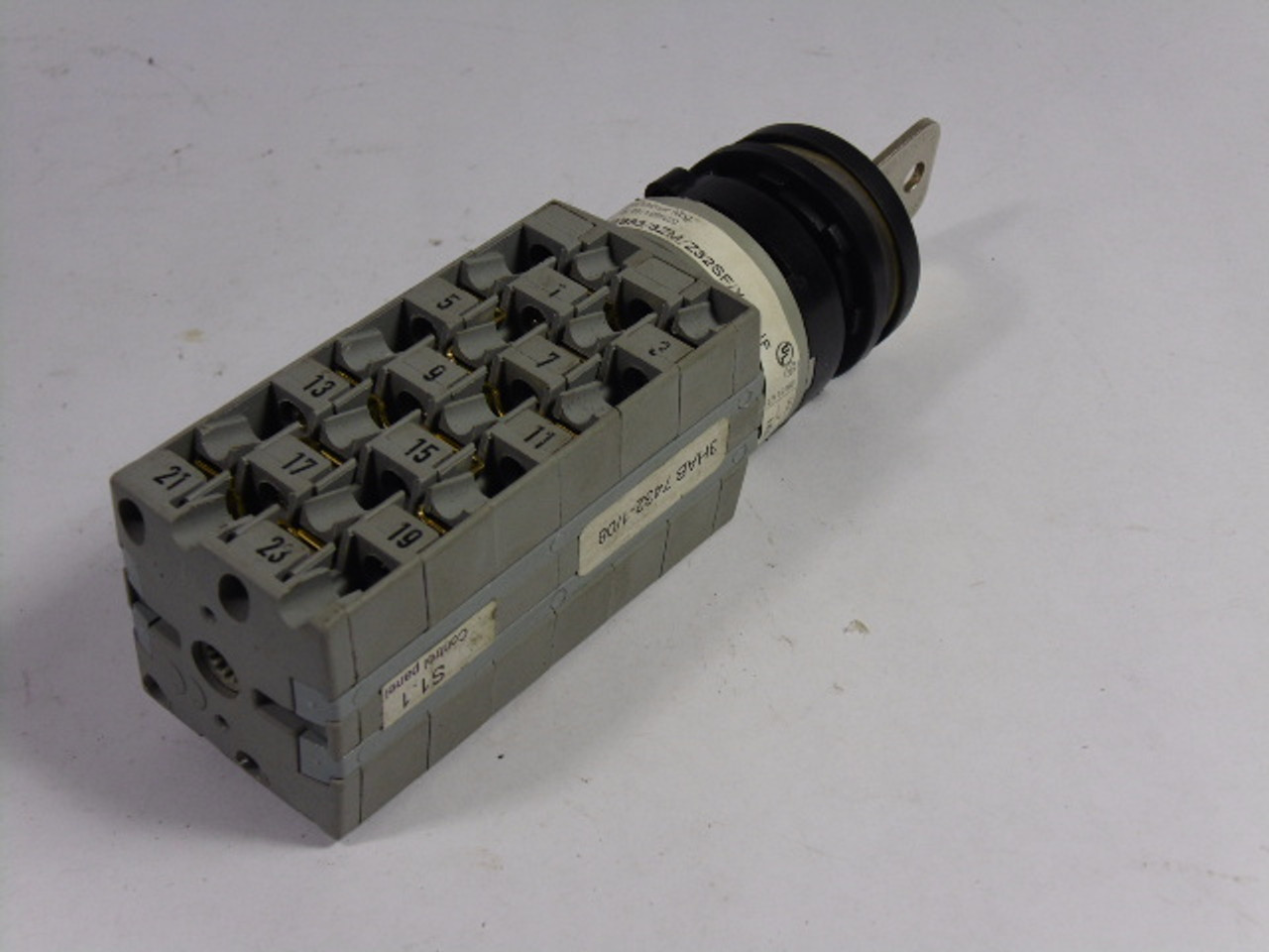 Sontheimer WAW883/8ZM/Z32SF/X99 Keyed Selector Switch 25A USED