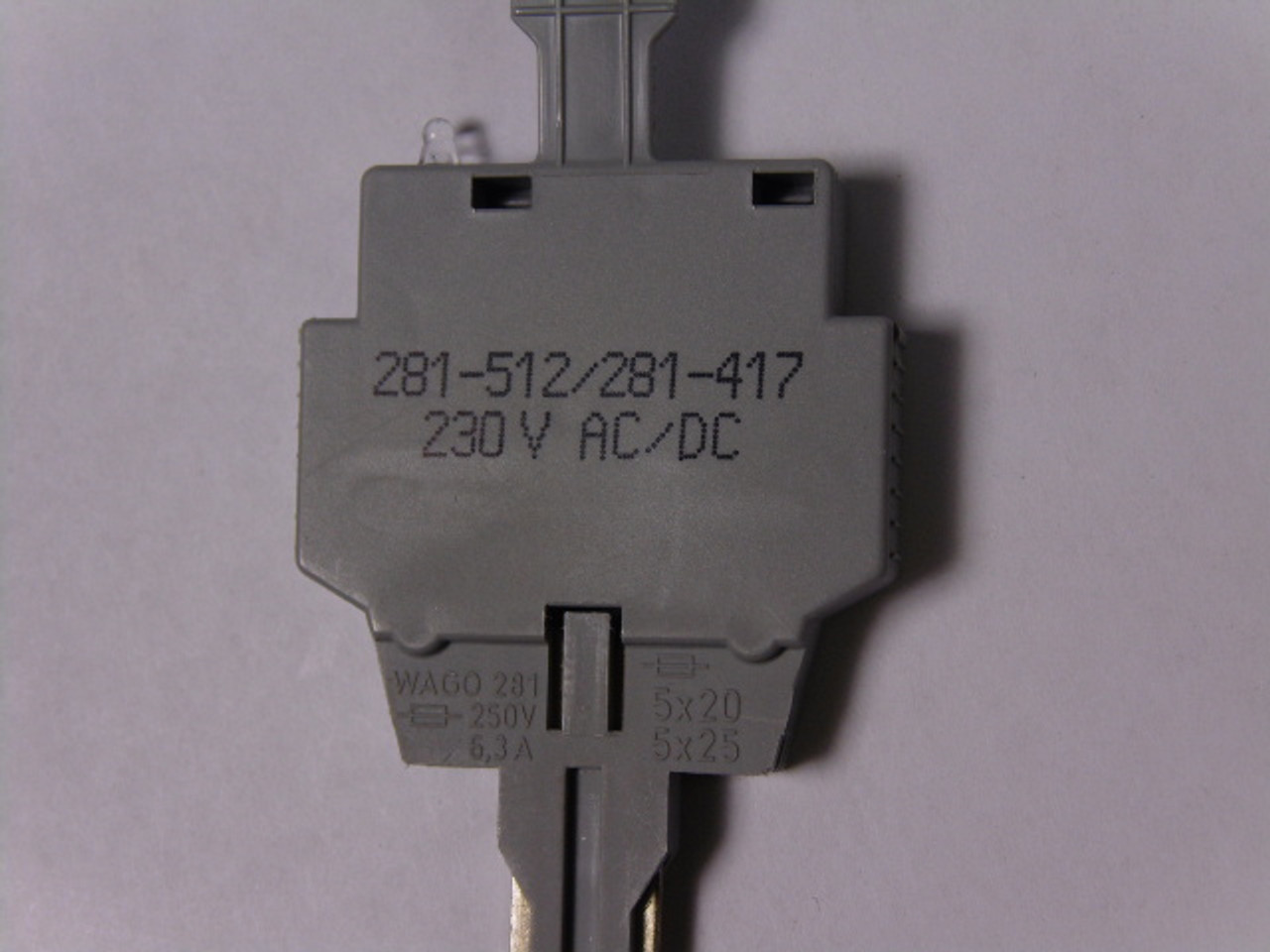 Wago 281-512/281-417 Fuse Plug With Pull Tab 230V AC/DC 6.3A USED