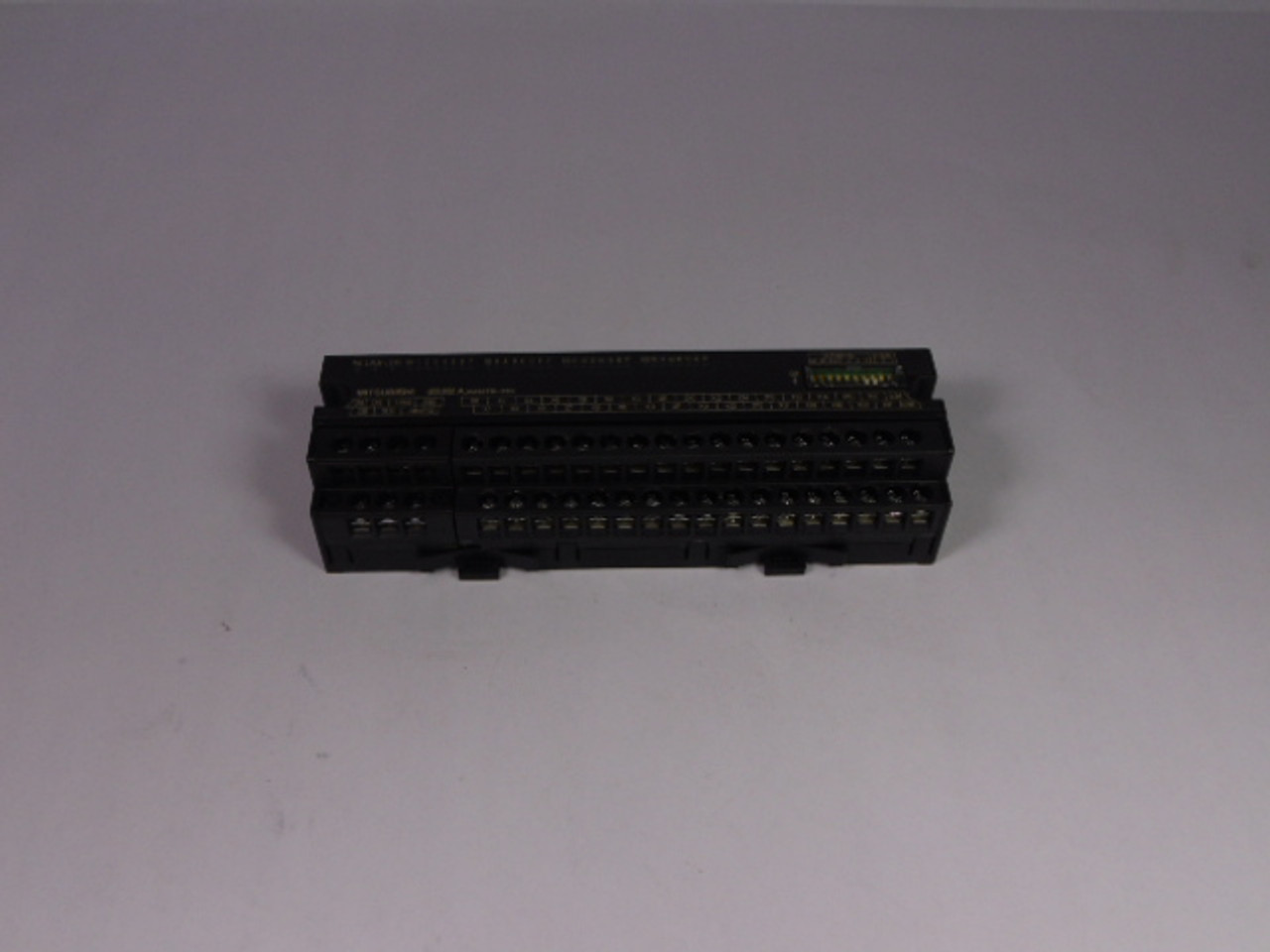Mitsubishi AJ65SBTB1-32D I/O Module 5Amp 24VAC 32Point USED