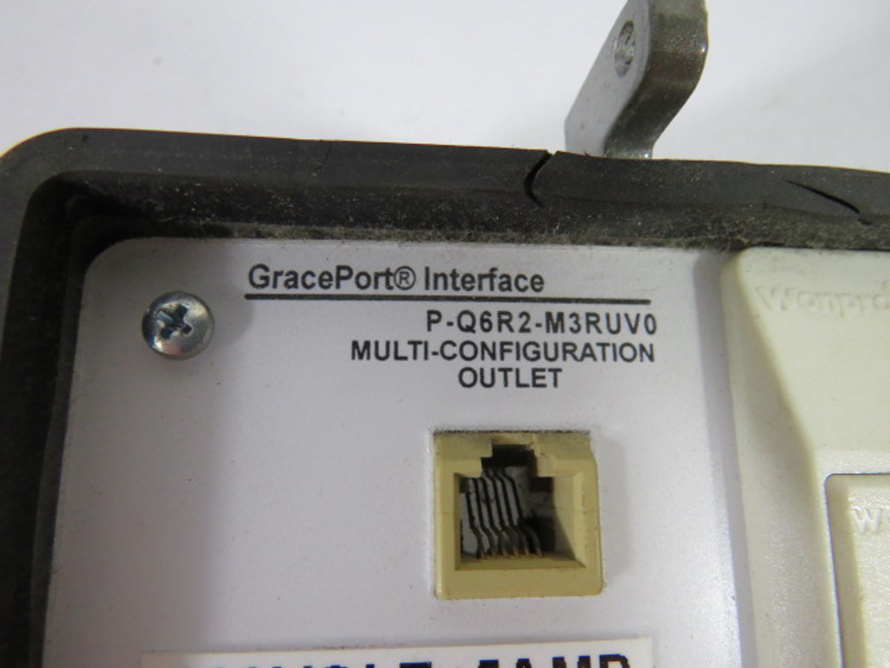 Graceport P-Q6R2-M3RUV0 Ethernet Universal Intl. Outlet USED