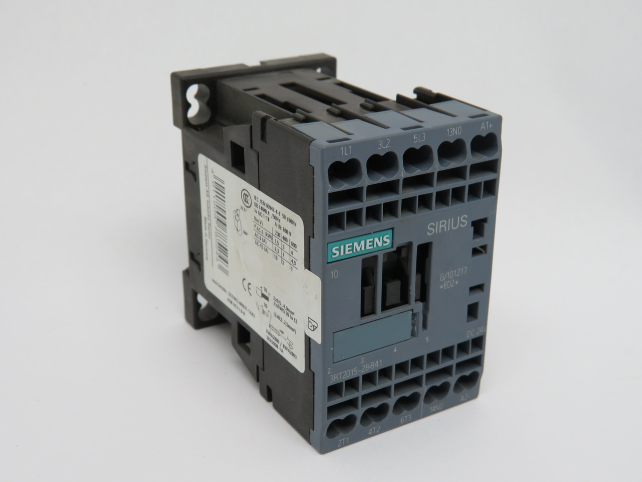 Siemens 3RT2015-2BB41 Contactor 24VDC 7A 3-Pole 1NO Spring Terminals USED