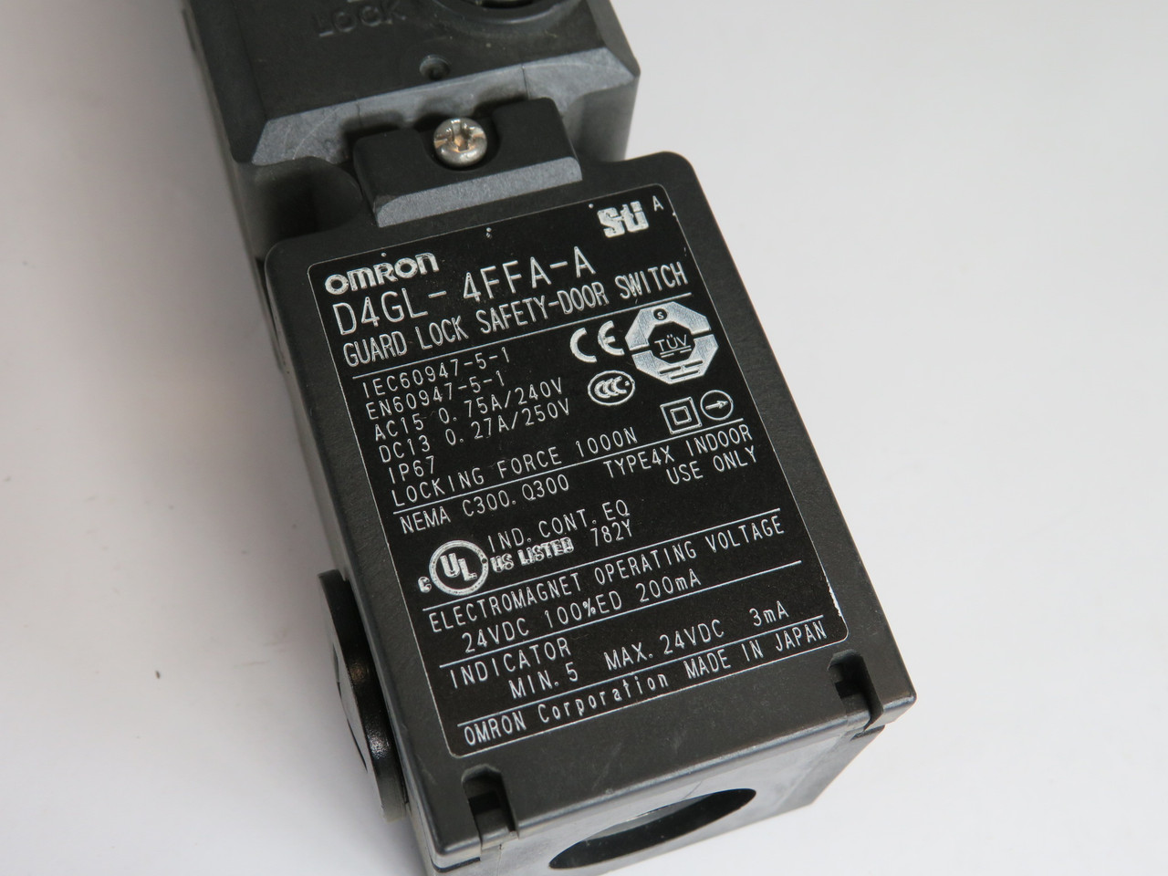 Omron D4GL-4FFA-A Guard Lock Safety Switch USED