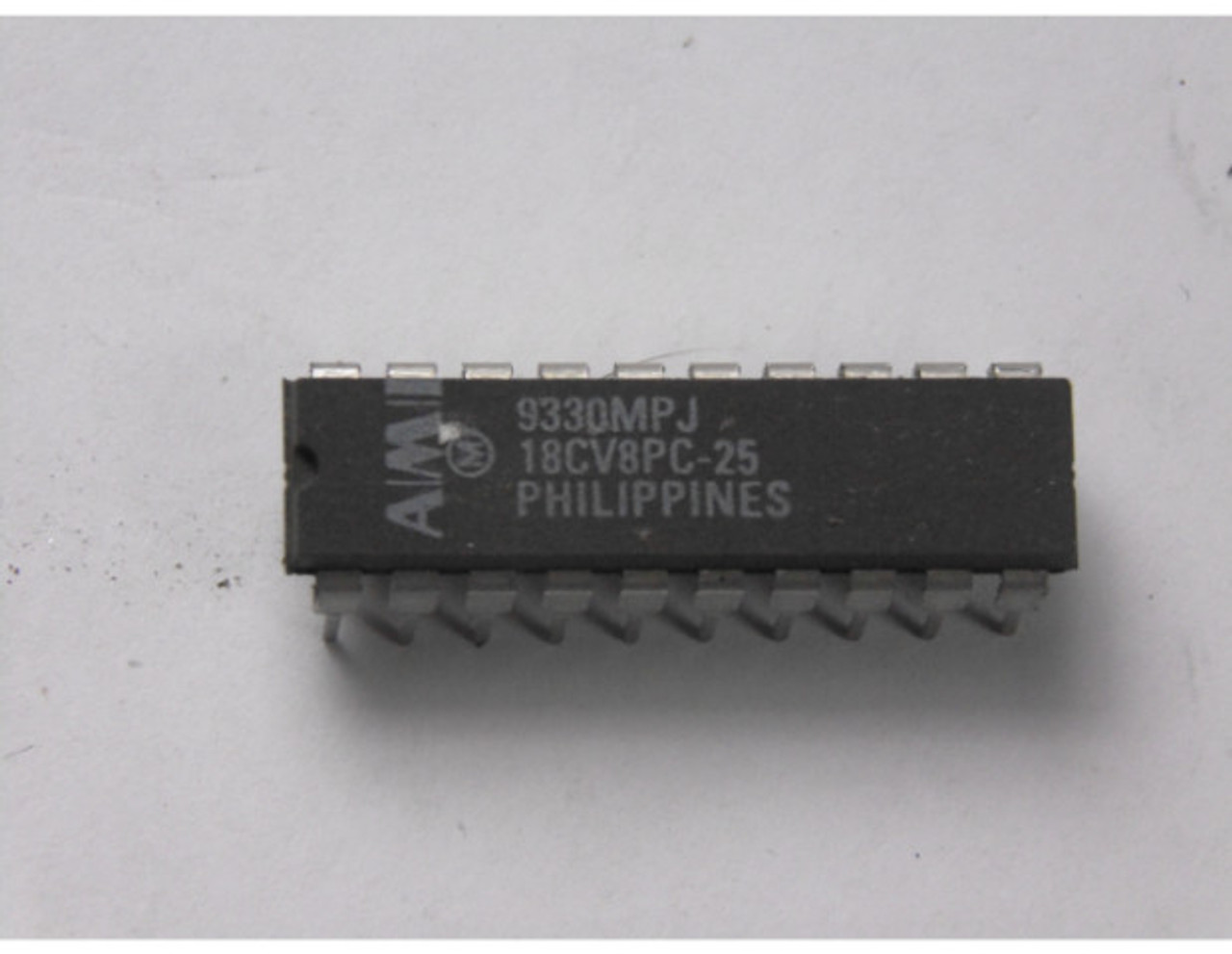 AMI 18CV8PC-25 IC Semiconductor Chip USED