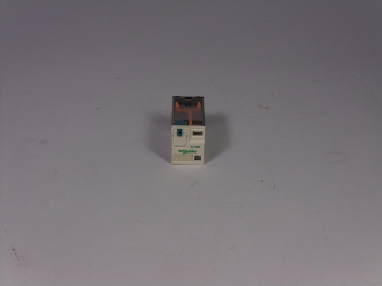 Schneider Electric RXM2AB2BD Plug-In Relay 250V 12A 24VDC USED