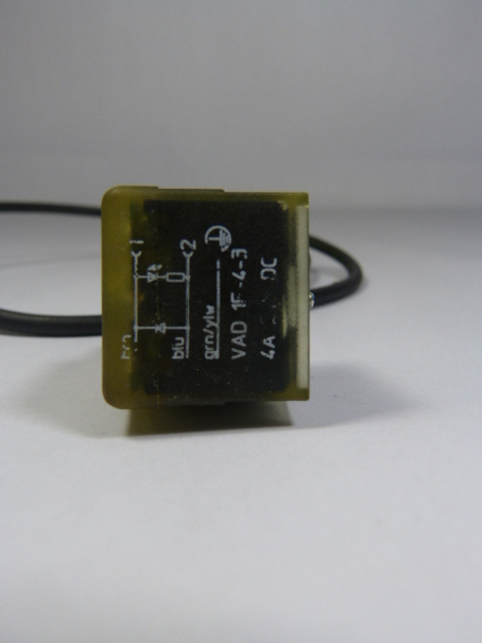 Lumberg VAD1F-4-3-226 Connector 4 Amp; 24 Vdc USED