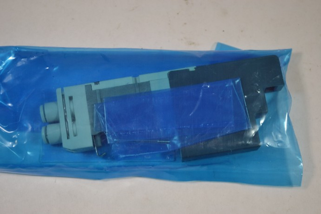 SMC SQ1131N-5-C4-Q Plug-In Solenoid Valve ! NWB !