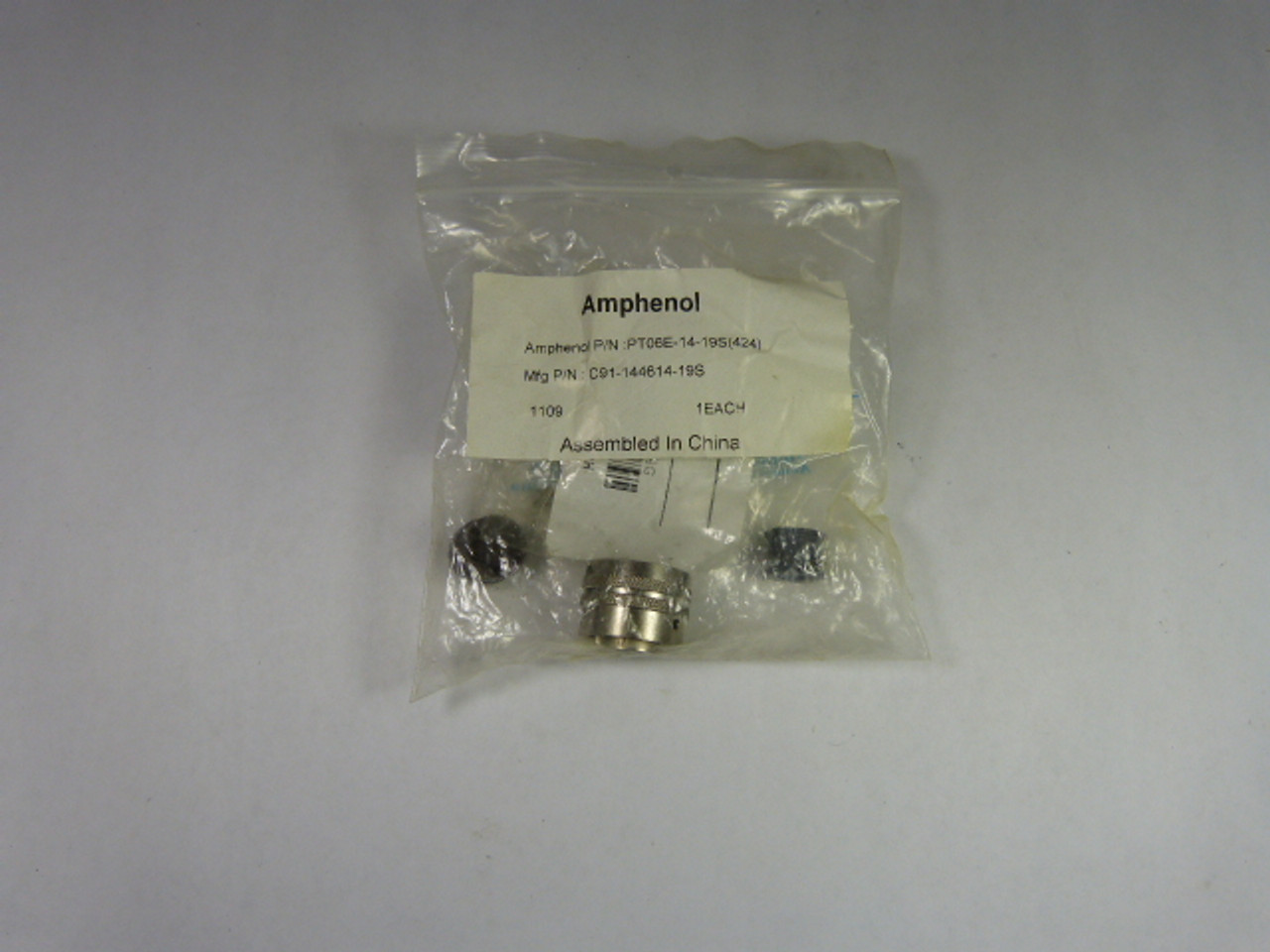 Amphenol PT06E-14-19S Cicular Connector Plug Size 14 ! NWB!