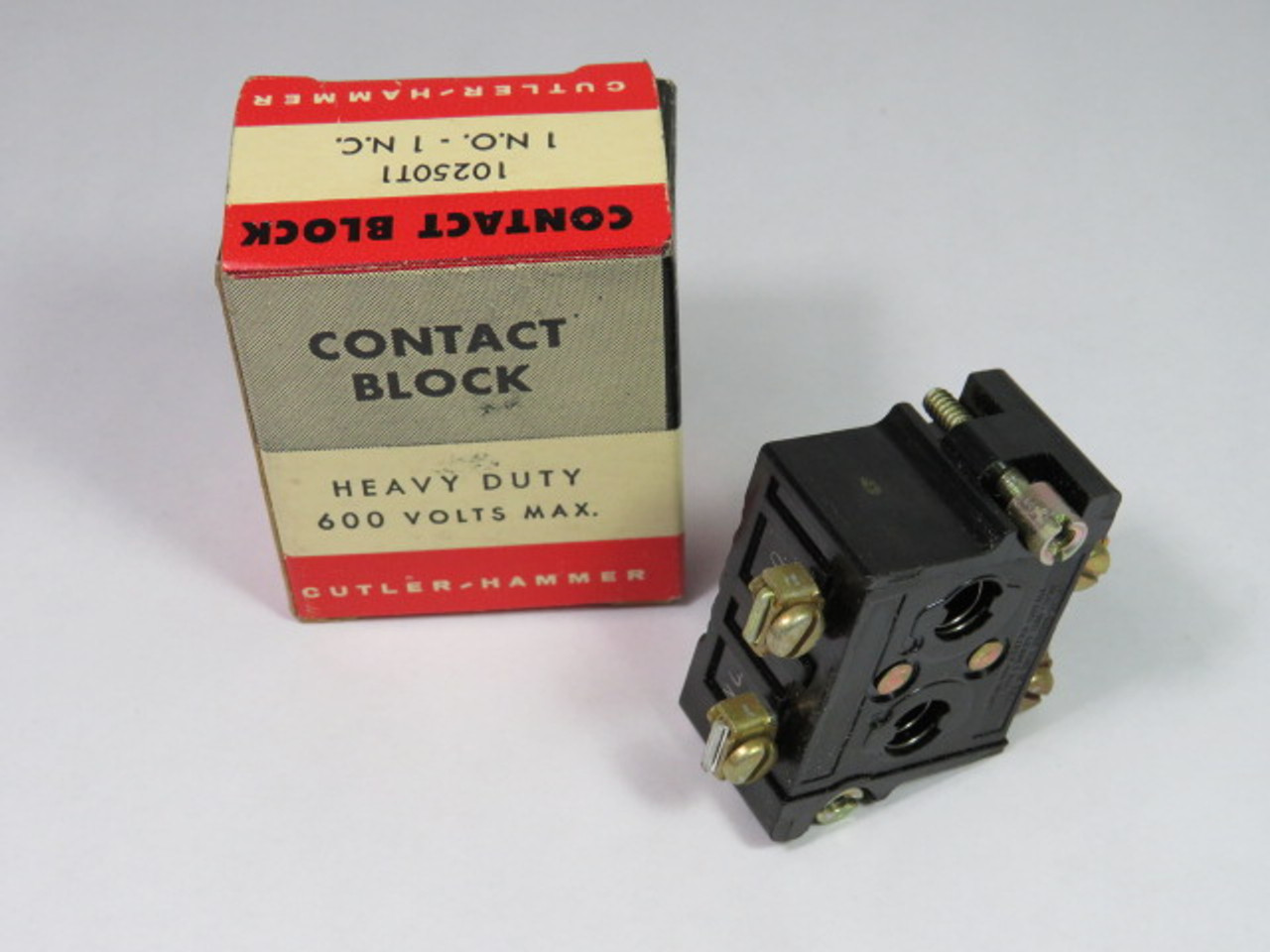 Cutler-Hammer 10250T1 Contact Block 1 NO 1 NC 600V NEW
