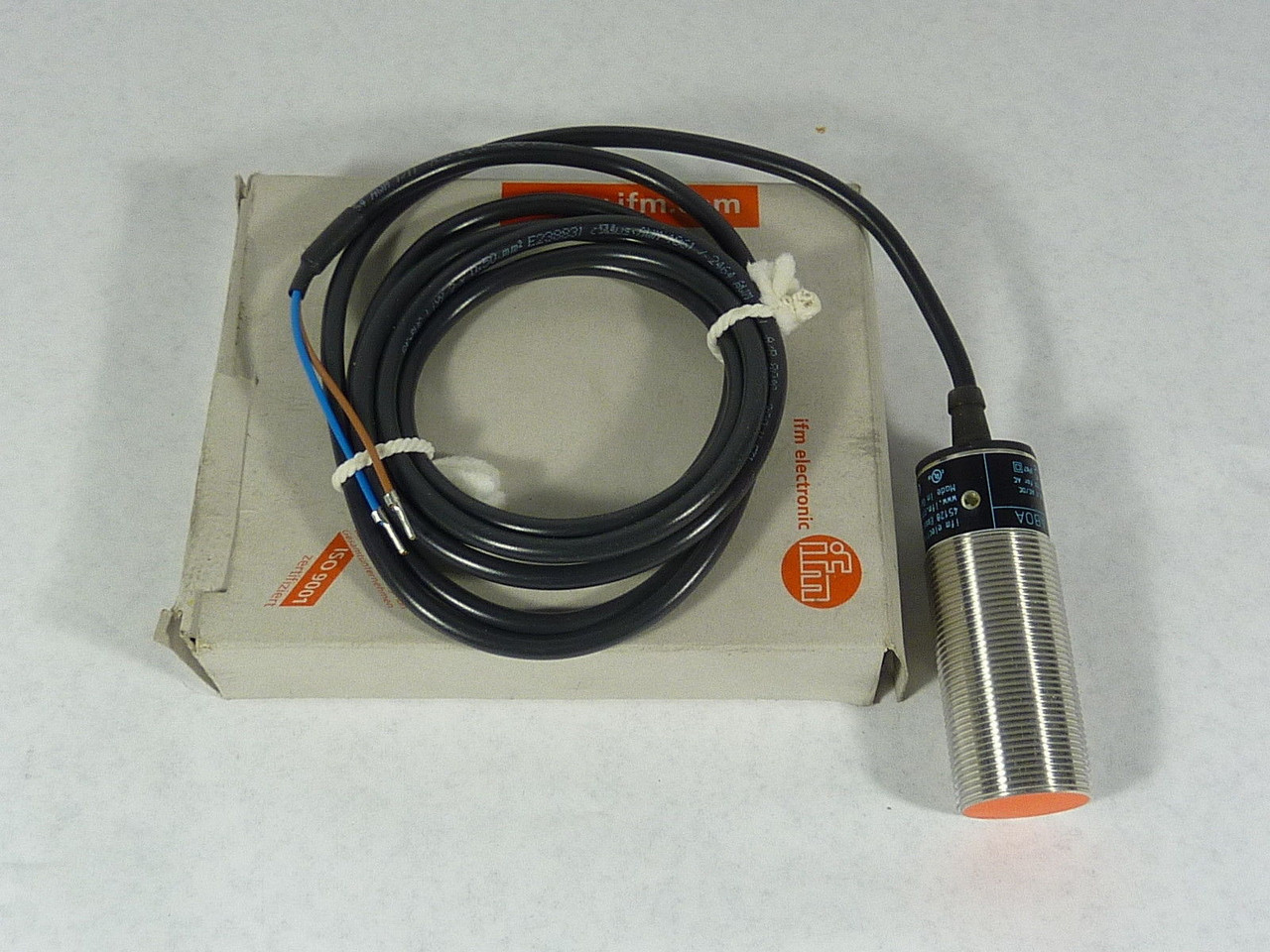 Efector II0272 Proximity Sensor 20-250VAC ! NEW !