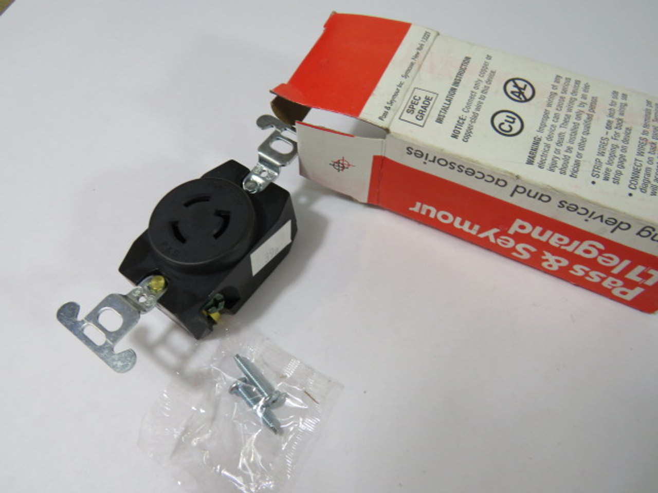 Pass & Seymour 4710 Receptacle Turn Lock 15 A 2 Pole Vac 3 Wire L5-15 ! NEW !