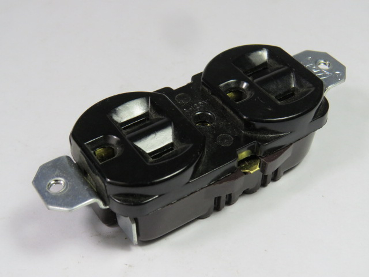 Eagle 298-2BK-BU Duplex Pushwire Receptacle 15A 125VAC Black USED