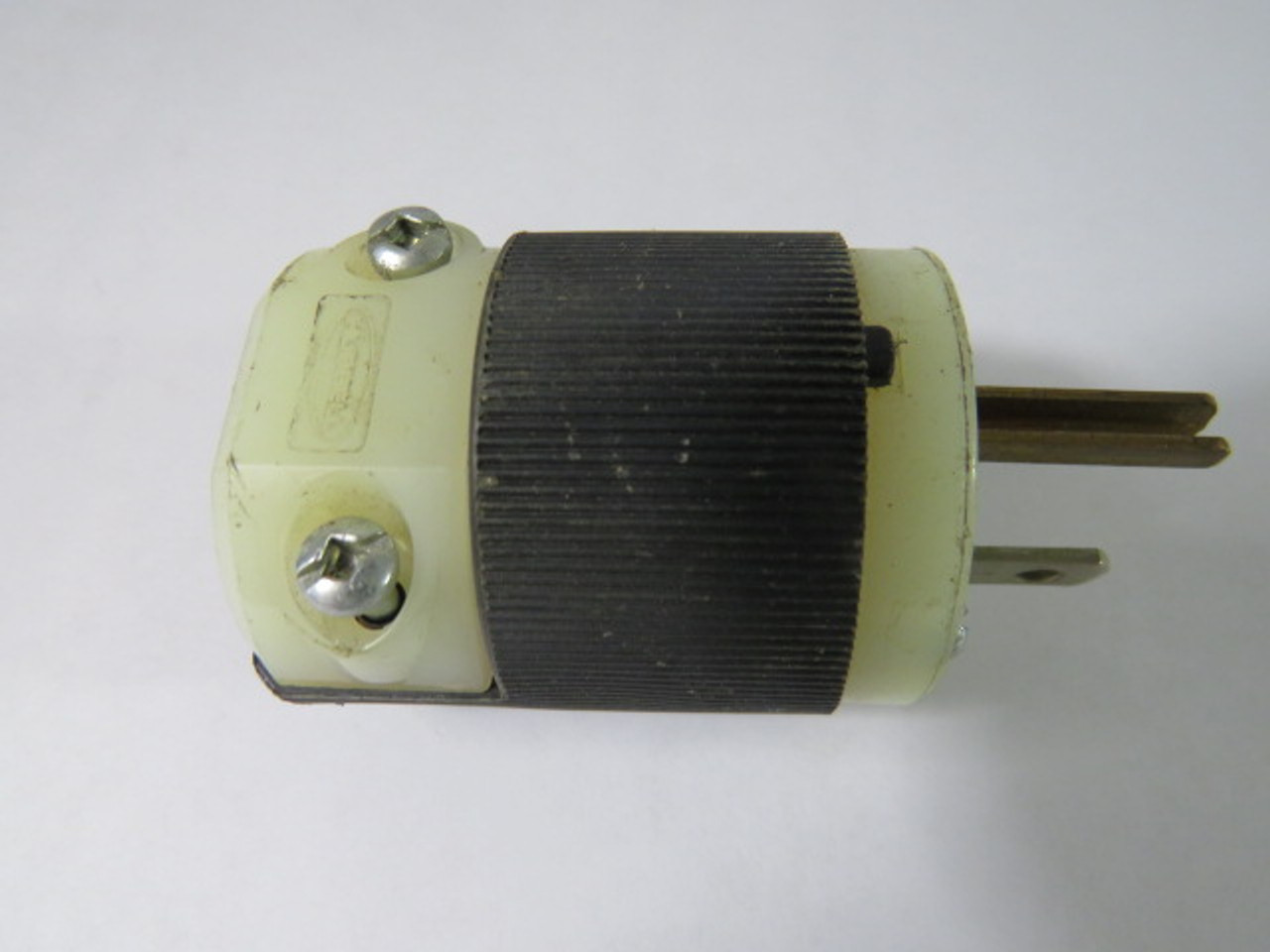 Hubbell HBL5266CCN 15A 125V Plug USED