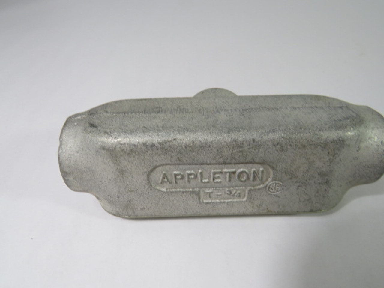 Appleton T-3/4 T Style 3/4" Conduit Cover USED