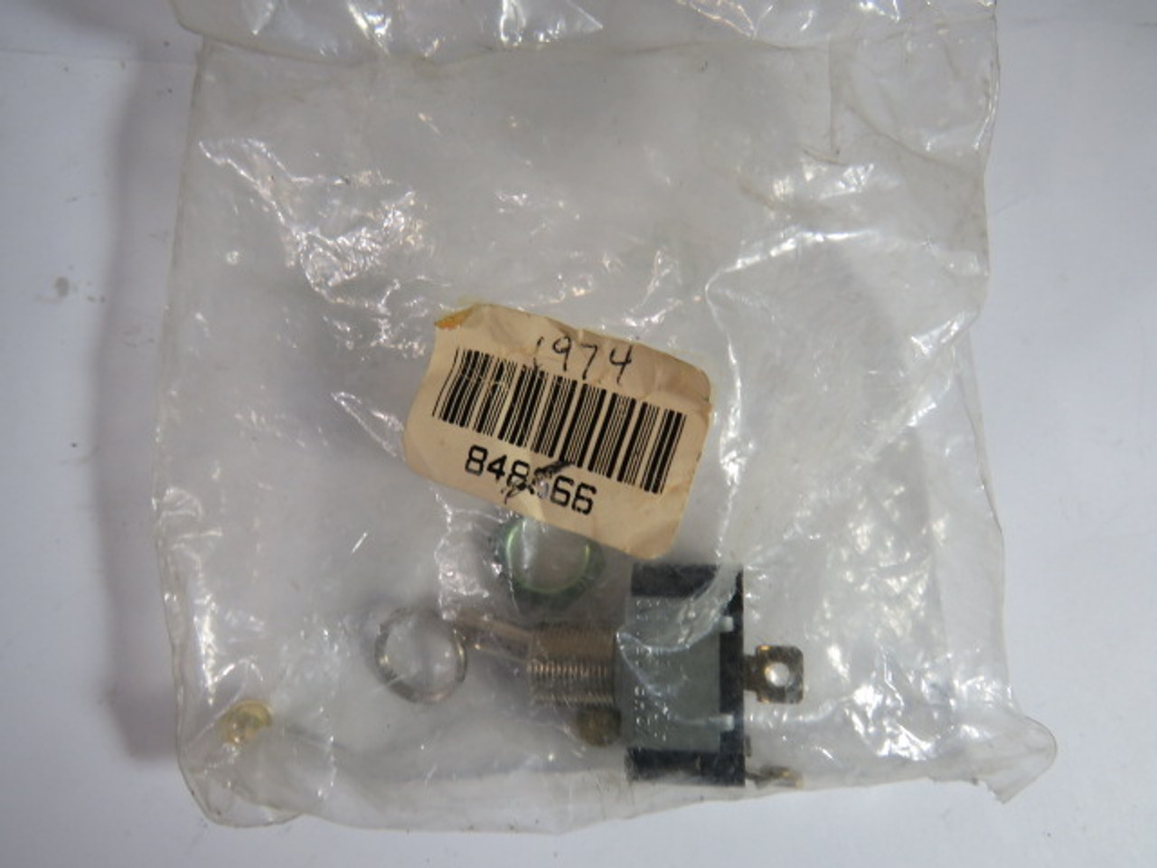 Crouse-Hinds 9819 Toggle Switch 250/125VAC 10/15A ! NWB !