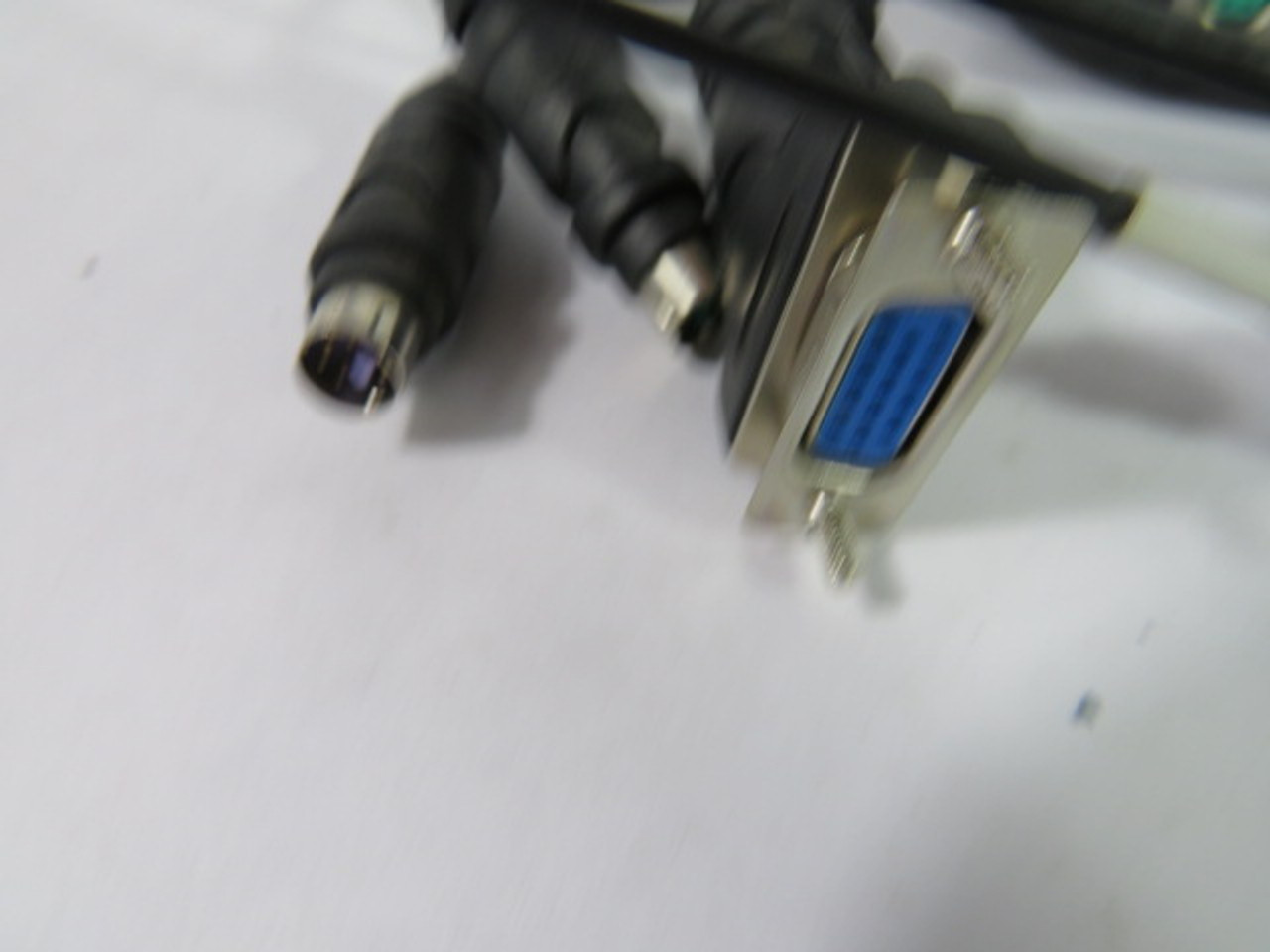 Belkin F1DJ102P-B 2-Port KVM Switch w/ F1D9000-X6 Cable USED