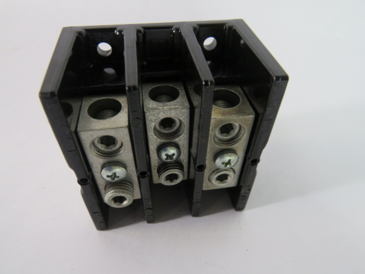 Marathon 1423572 Power Terminal Block 175A 600V 3-Pole USED