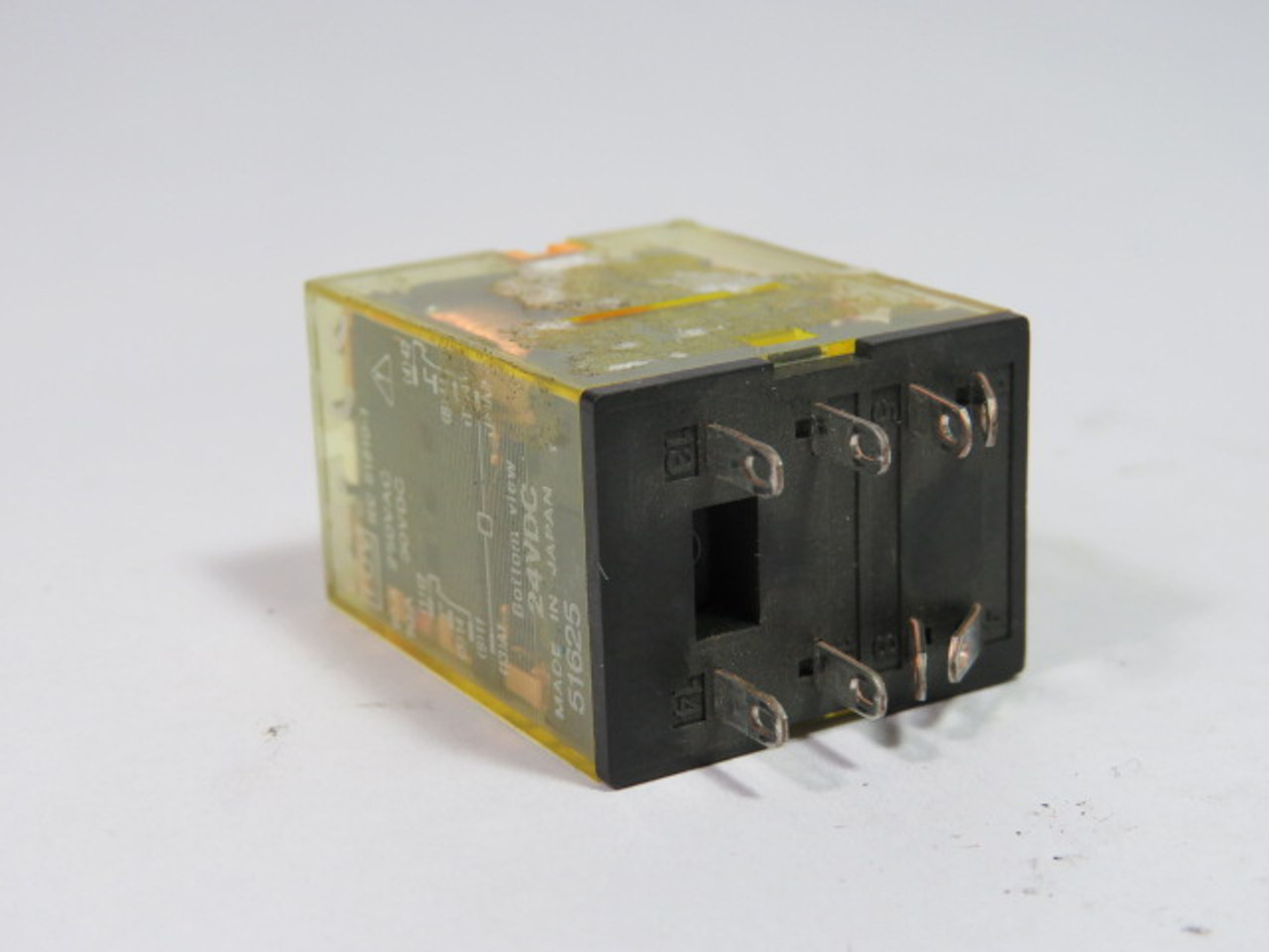 IDEC RU2S-D24 Relay 24VDC 10A 250VAC 30VDC USED