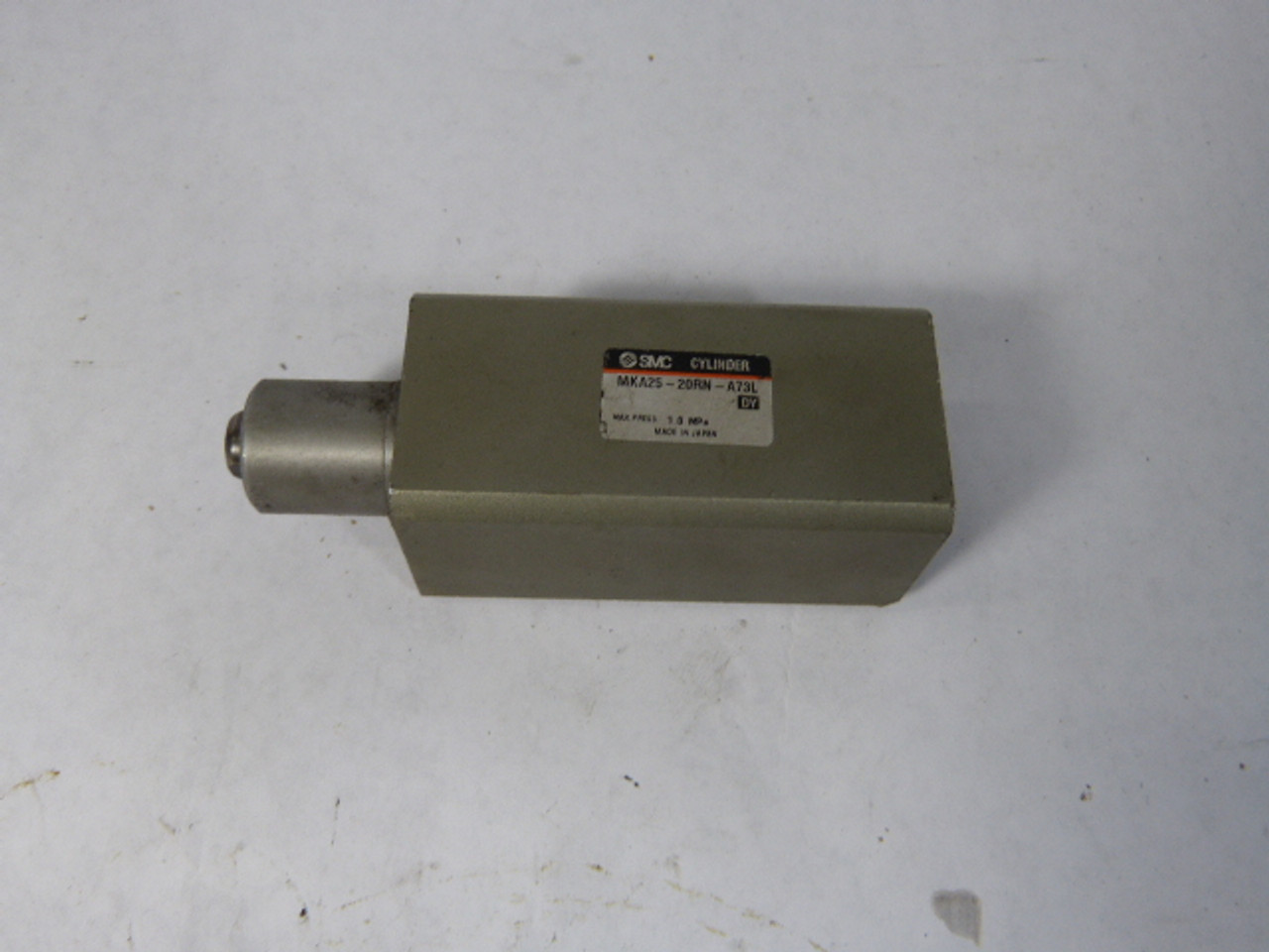 SMC MKA25-20RN-A73L Pneumatic Cylinder Rotary Clamp USED