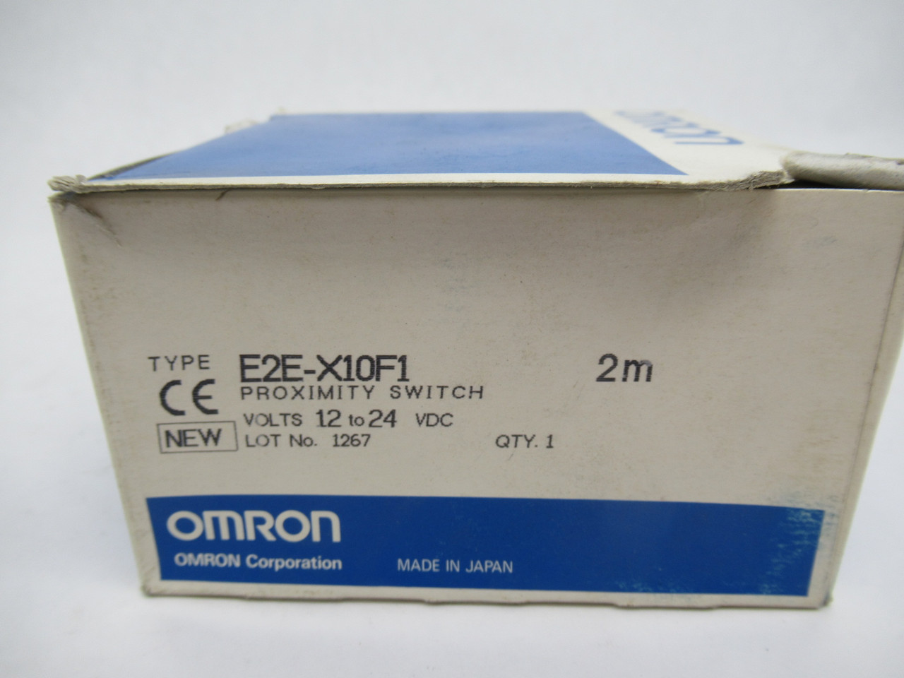 Omron E2E-X10F1 Proximity Sensor 12-24VDC 2M Cable Box Damage NEW