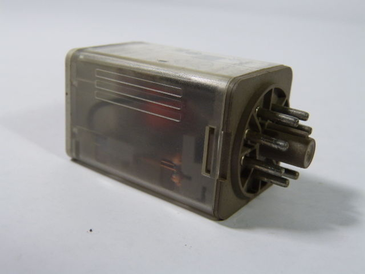 Allen-Bradley 700-HAB2A1 General Purpose Relay Tube Base 120V USED