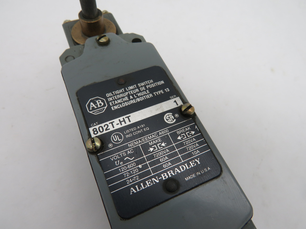 Allen-Bradley 802T-HT Oil Tight Spring Return Limit Switch USED