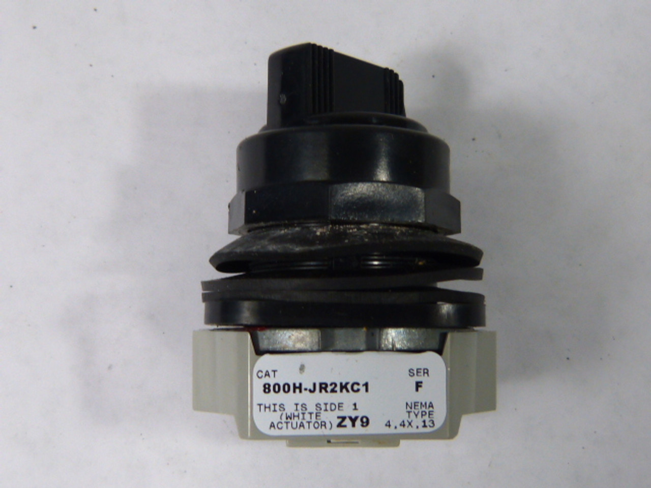 Allen-Bradley 800H-JR2KC1 Series F Selector Switch USED