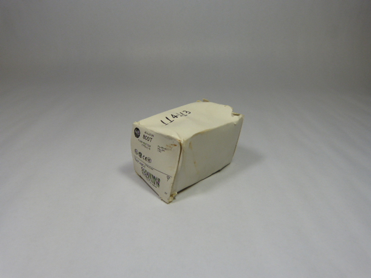 Allen-Bradley 800T-A9D1 Yellow Push Button Flush Head ! NEW !