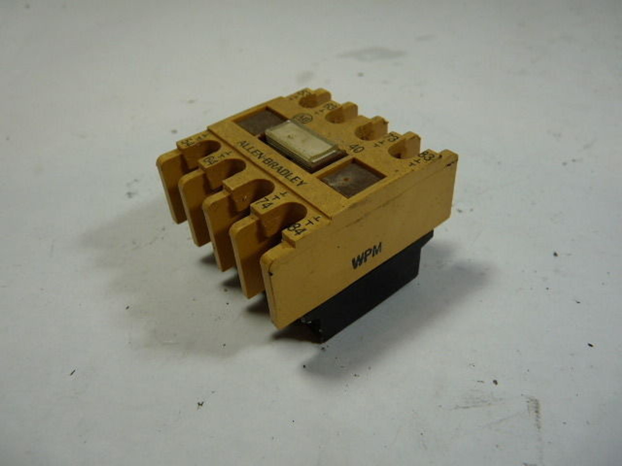Allen-Bradley 195-FA40 Auxiliary Contact Block USED
