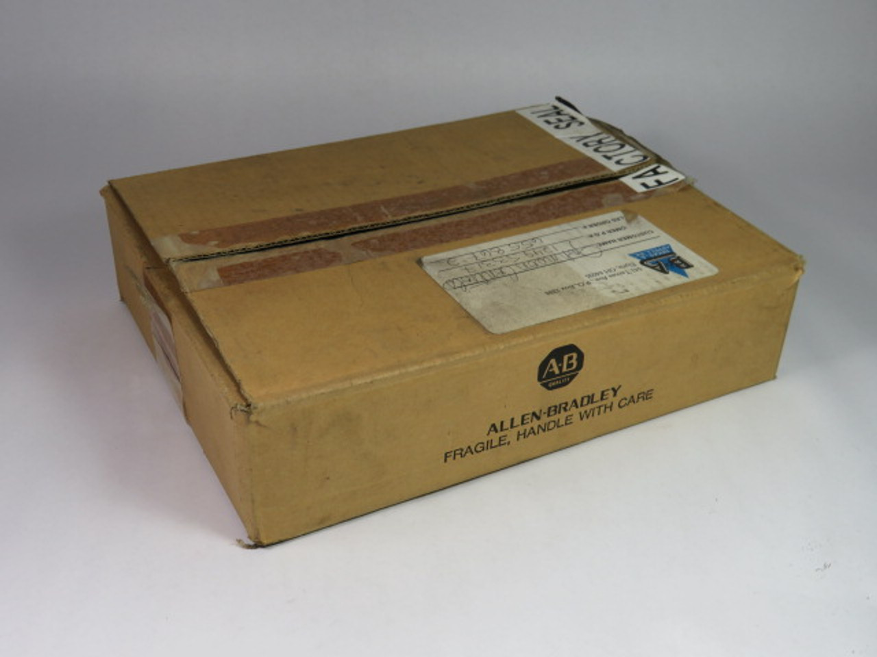 Allen-Bradley 1791-IOBW Series A Distribution Block 24V Dc  NEW