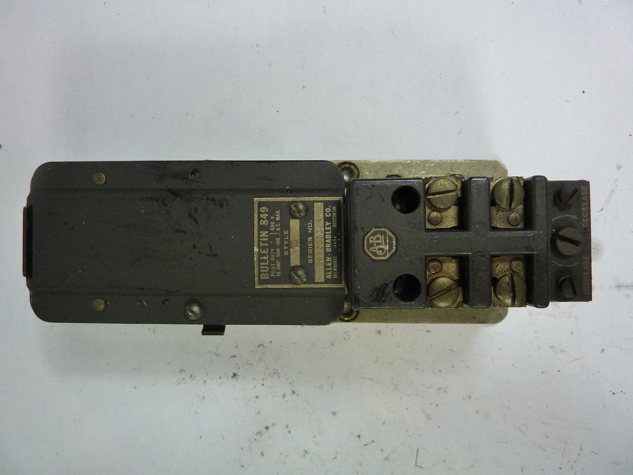 Allen-Bradley 849Z0D324A Style B 600V 10AMP Pilot Duty Timing Relay USED