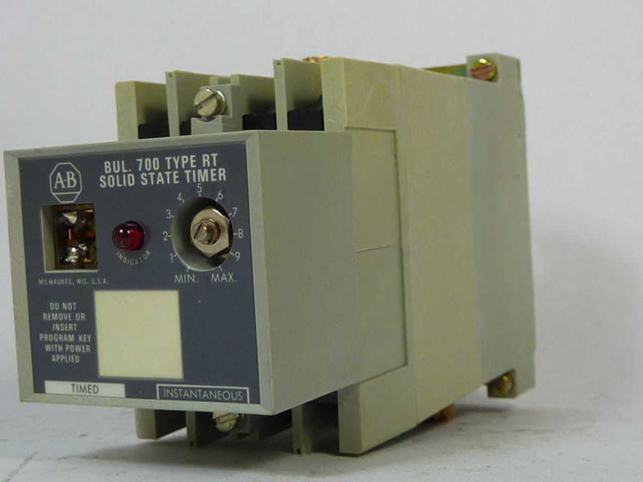 Allen-Bradley Solid State Timing Relay 700-RT00N000A1 A ! NEW !