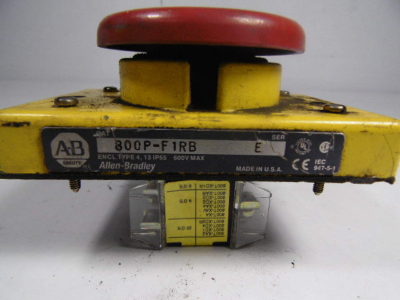 Allen-Bradley 800P-F1RB Flush Mount Palm Operated Push Button USED