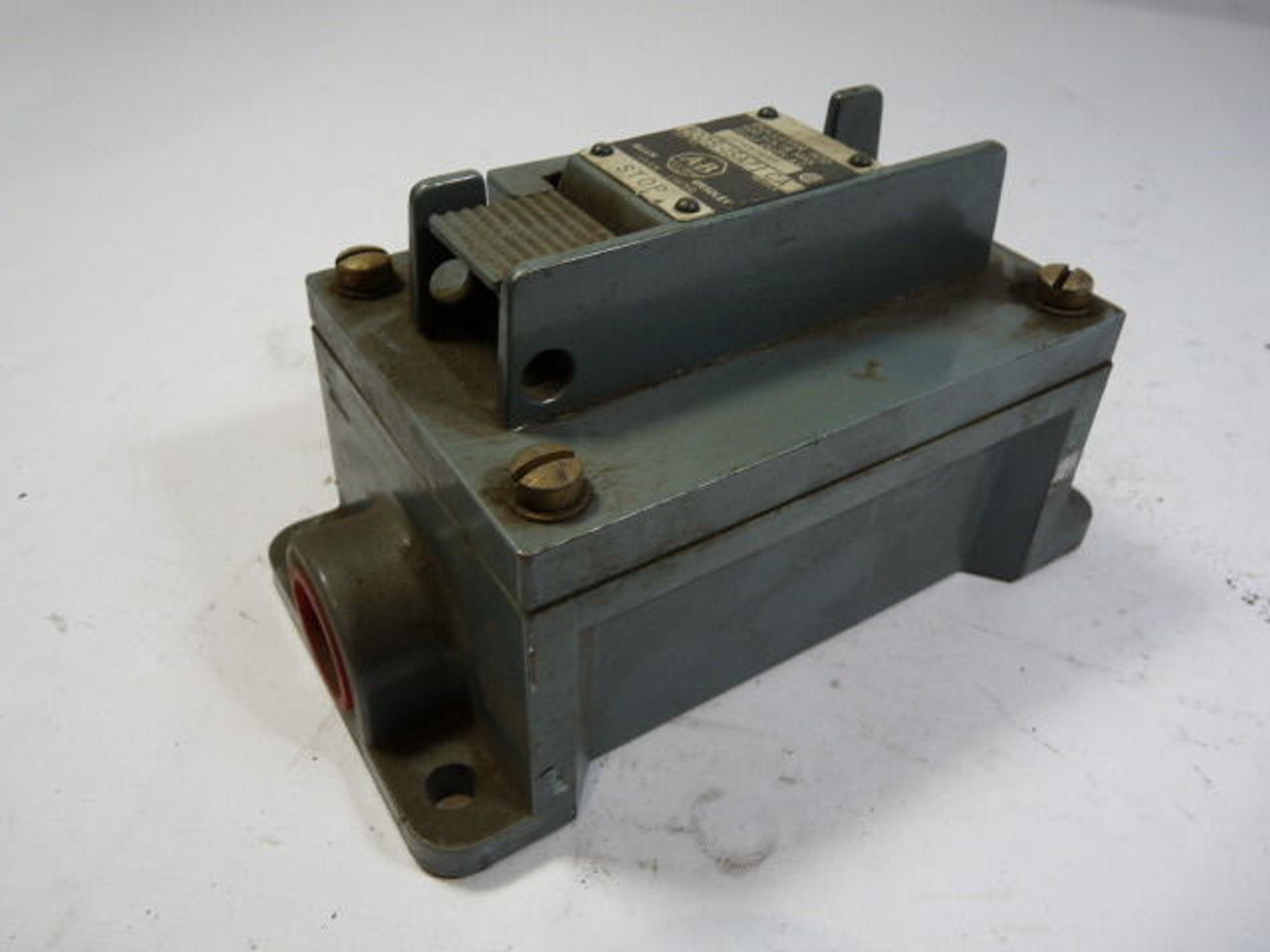 Allen-Bradley 800S-ISA7 Pushbutton Station 600V 5 Amp USED