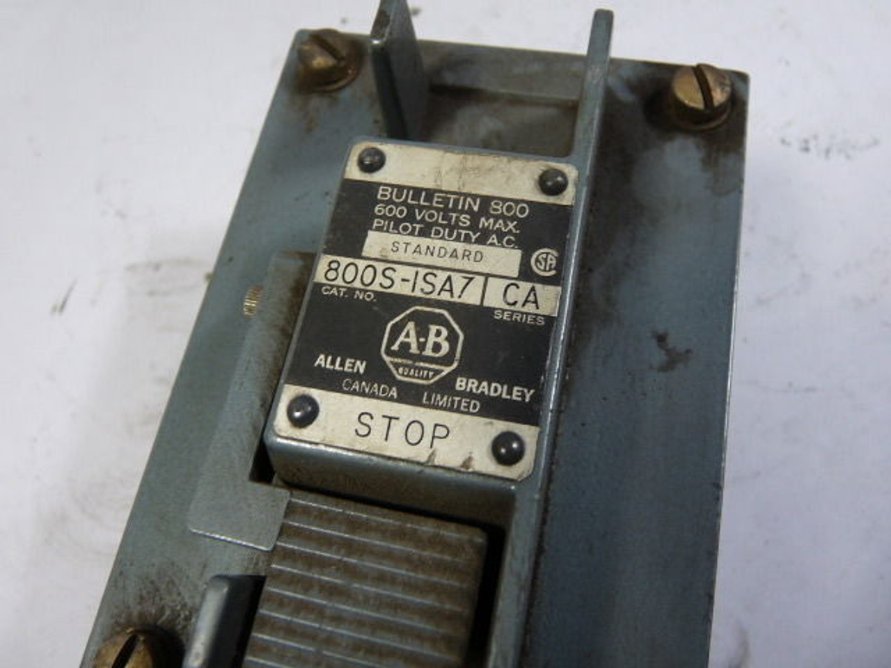 Allen-Bradley 800S-ISA7 Pushbutton Station 600V 5 Amp USED