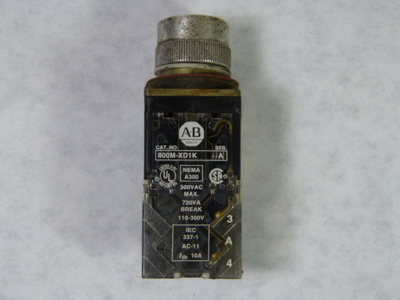 Allen-Bradley 800MR-A9 Pushbutton Operator 110-300V 300VAC Max USED