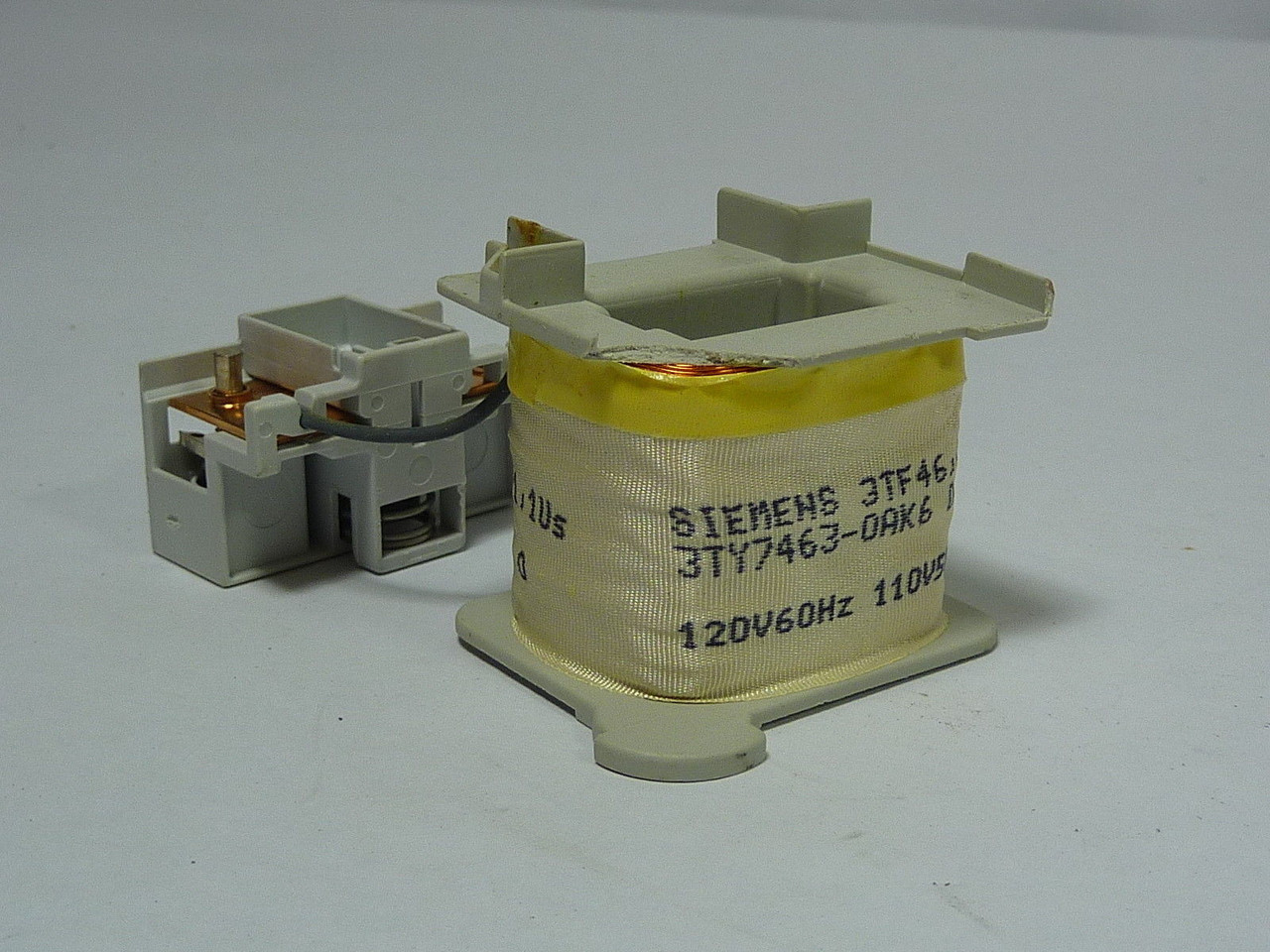 Siemens 3TY7 463-OAK6 Coil 120V USED