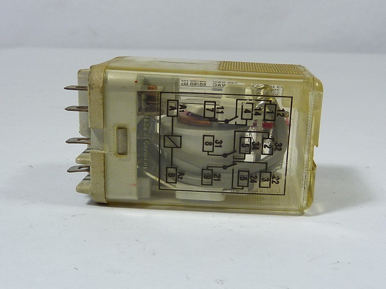 Allen-Bradley 700-HB33A1 Relay 10A 120V Series A USED