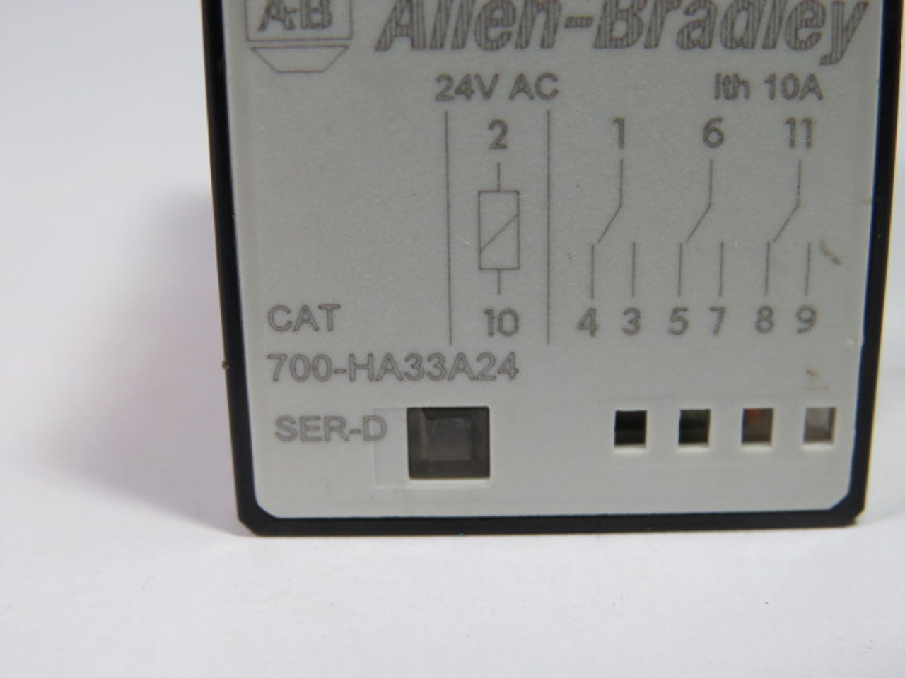 Allen-Bradley 700-HA33A24 Tube Base Relay 24VAC Series D USED