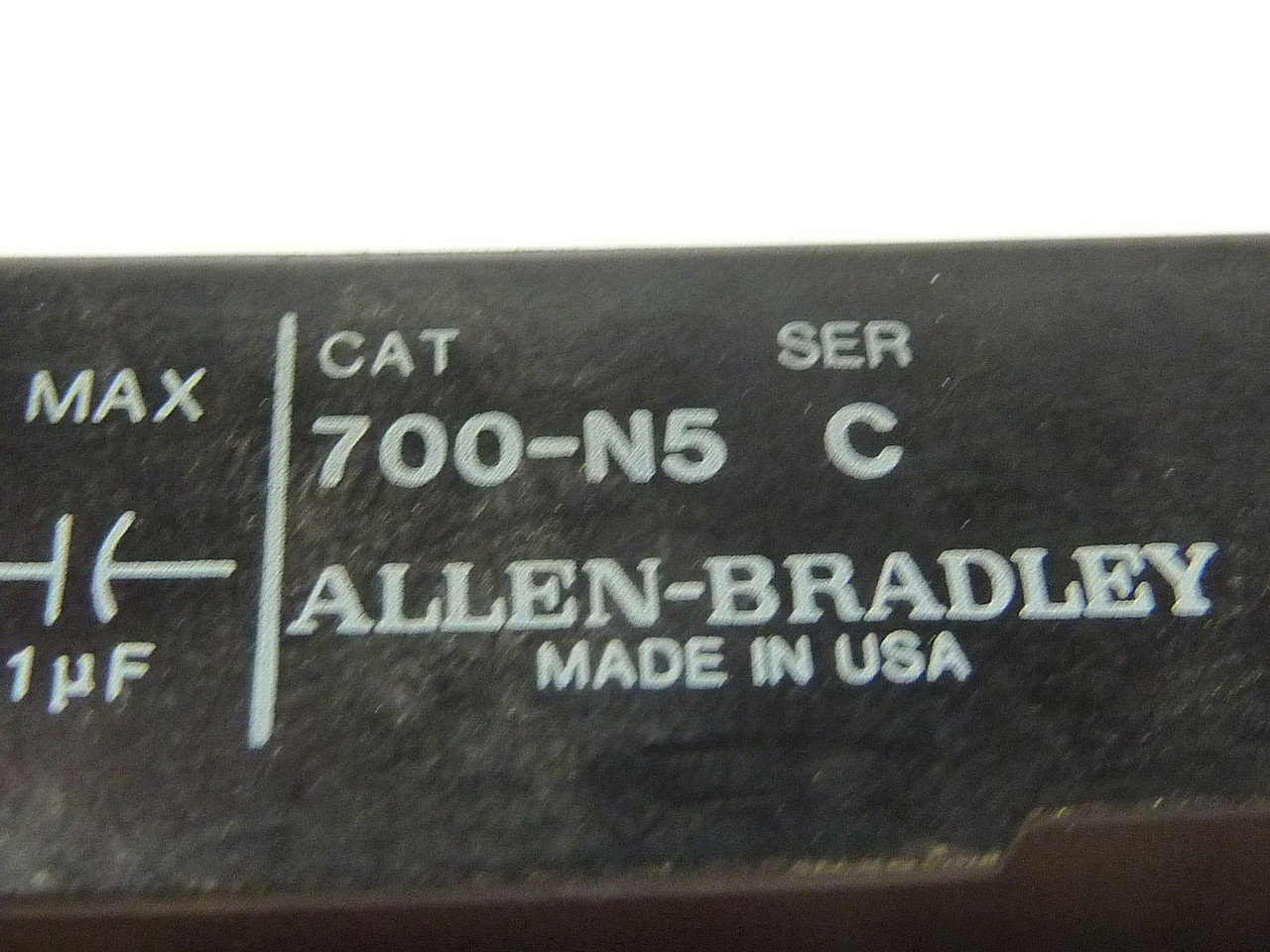 Allen-Bradley 700-N5 Surge Suppressor 150VAC 220Ohm 1uF USED