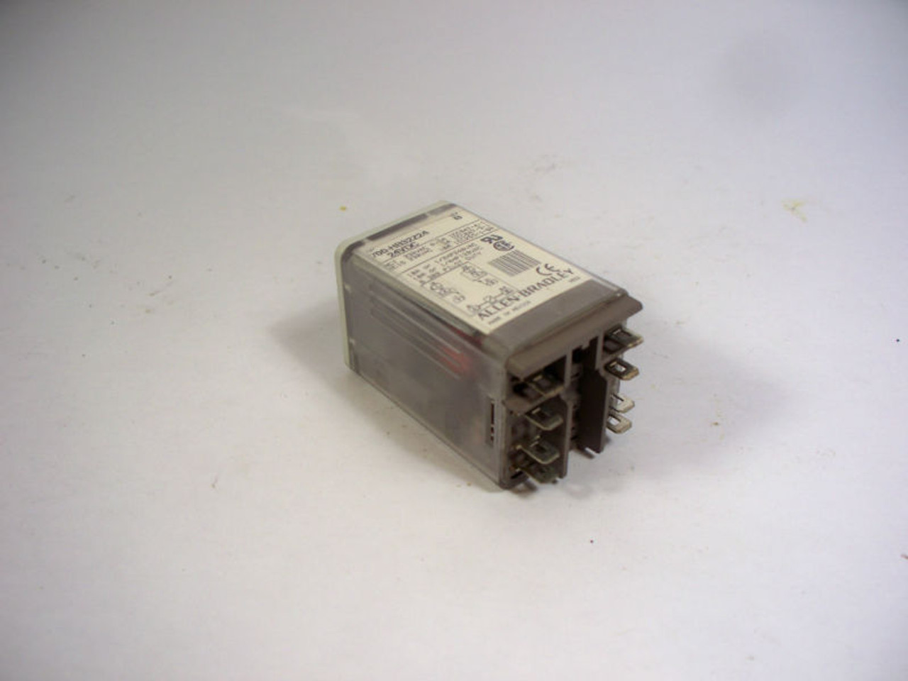 Allen-Bradley 700-HB32Z24 RELAY SERIES B 24VDC USED