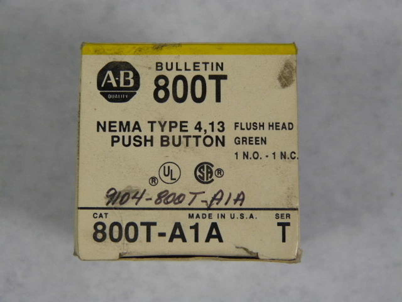 Allen-Bradley 800T-A1A Green Pushbutton Series T ! NEW !